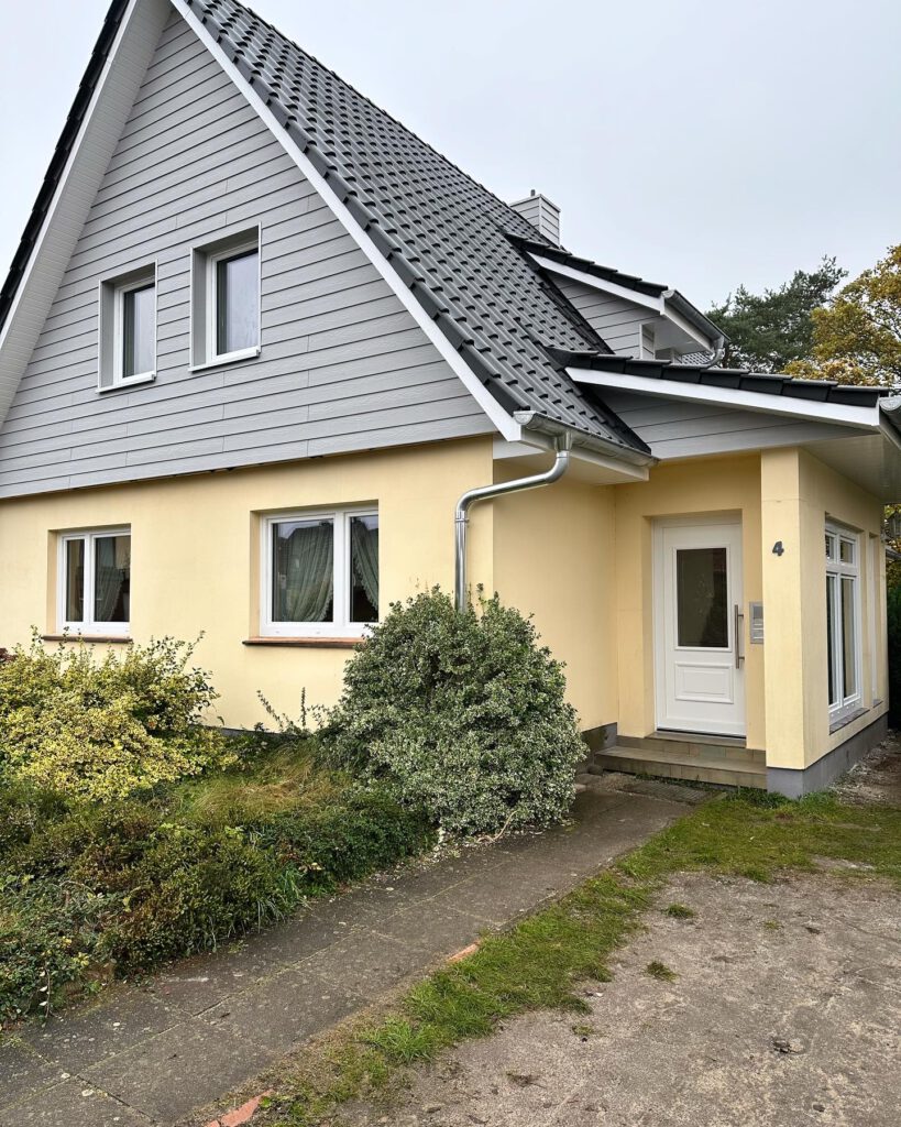 Komplettsanierung KFW. neue Kunststofffenster,3fach verglast